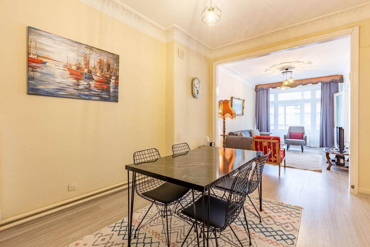 Charming Apartment Surrounded By Vibrant Attractions In Kadikoy Estambul Exterior foto