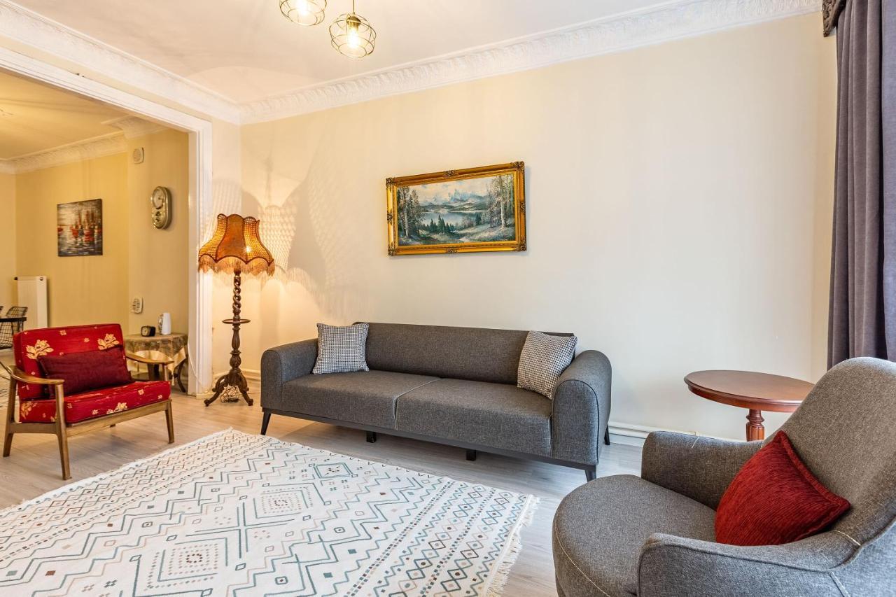 Charming Apartment Surrounded By Vibrant Attractions In Kadikoy Estambul Exterior foto