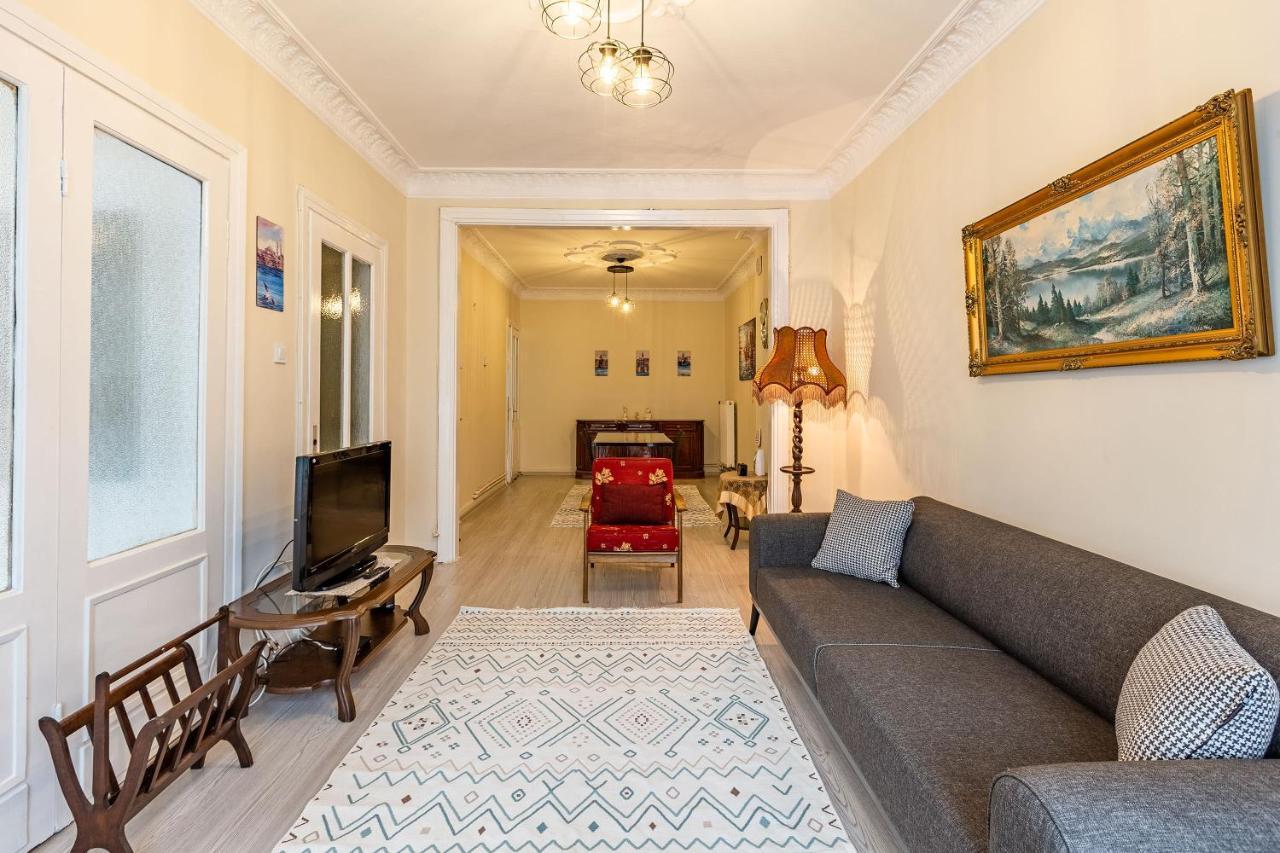 Charming Apartment Surrounded By Vibrant Attractions In Kadikoy Estambul Exterior foto