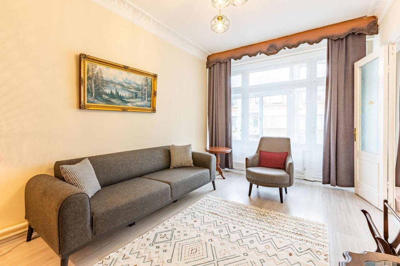 Charming Apartment Surrounded By Vibrant Attractions In Kadikoy Estambul Exterior foto