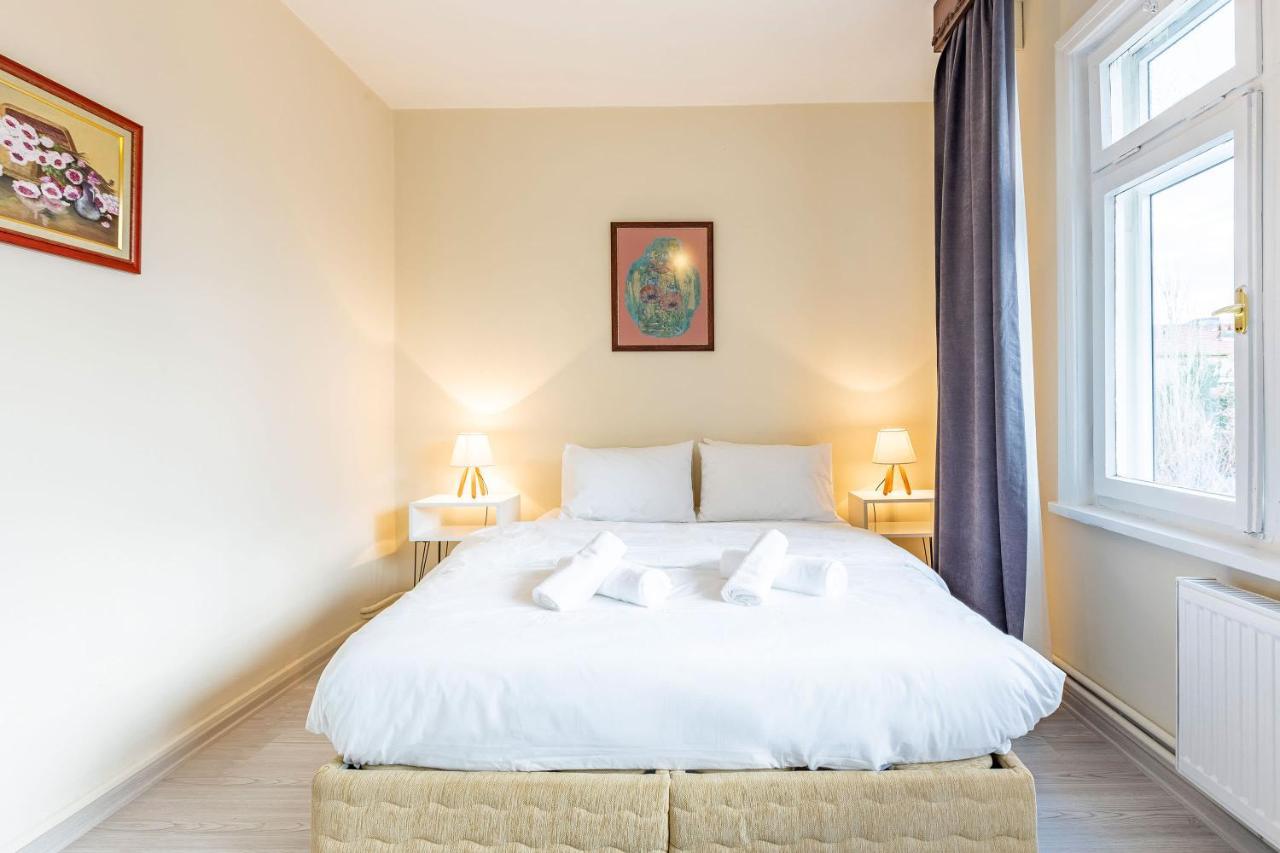 Charming Apartment Surrounded By Vibrant Attractions In Kadikoy Estambul Exterior foto